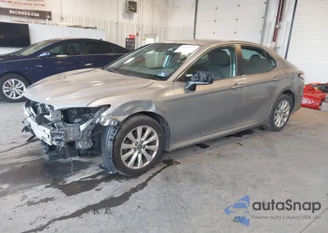 2019 Toyota Camry Le from USA, damaged, VIN 4T1B11HK4KU240662